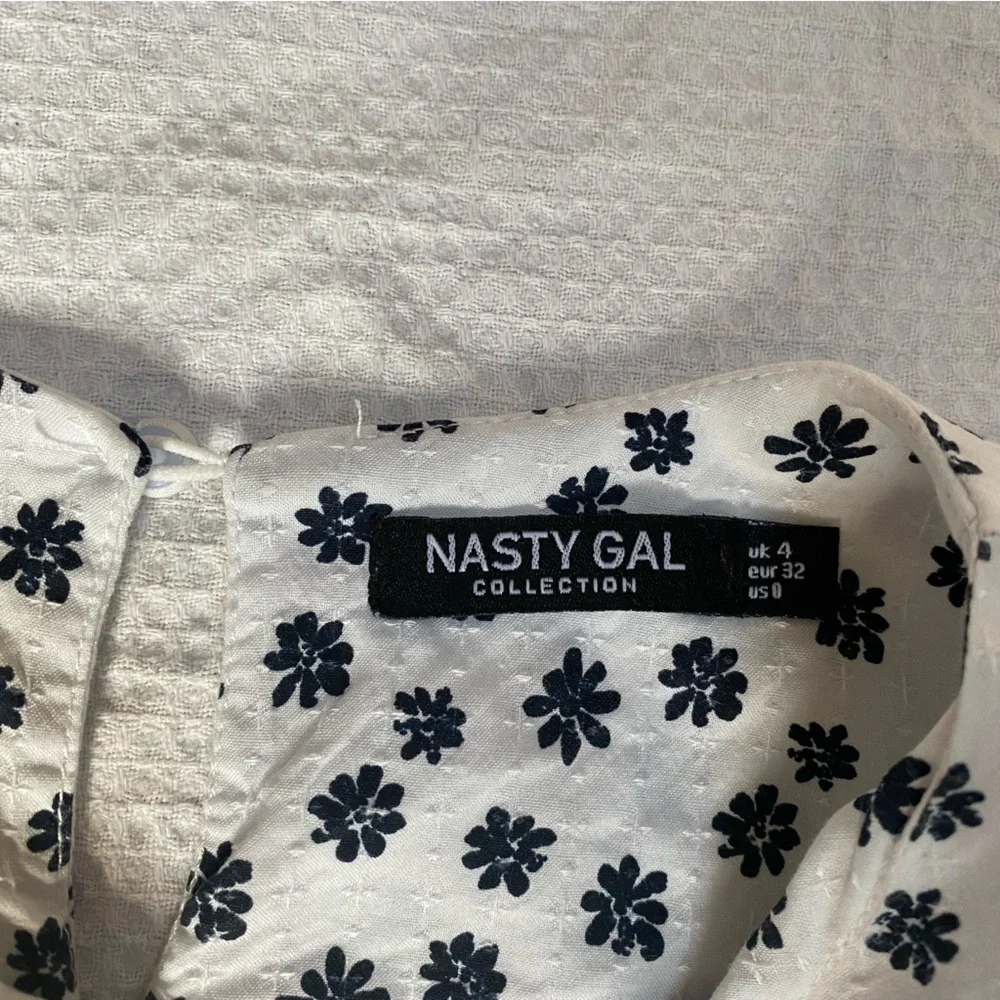 Nasty Gal Long Sleeve Tiered Mini Smock Dress - Picture 2 of 7